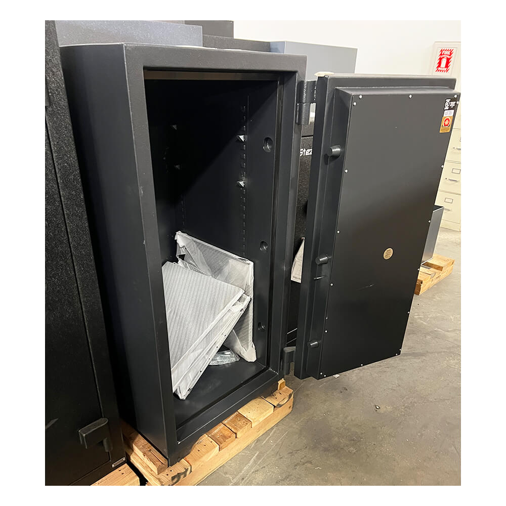 AMSEC CSC4520 Composite Burglary Safe with Scratches
